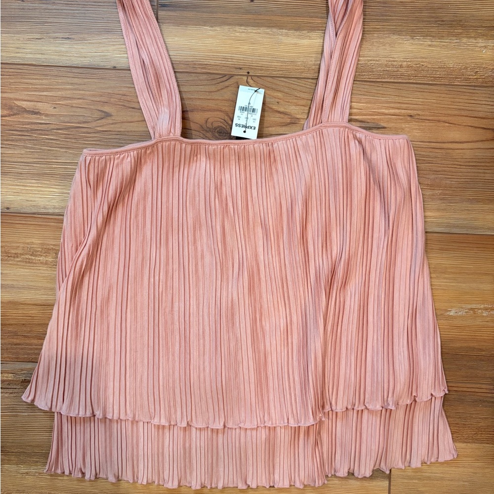 NWT EXPRESS size M Tiered Pleated Pink Top